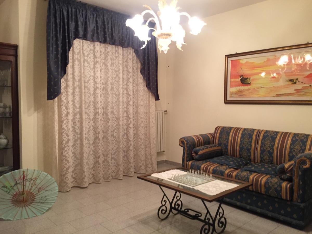 Le Stanze Di Botticelli Bed & Breakfast Termoli Bagian luar foto