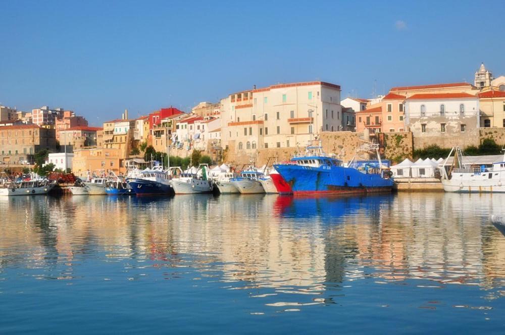 Le Stanze Di Botticelli Bed & Breakfast Termoli Bagian luar foto