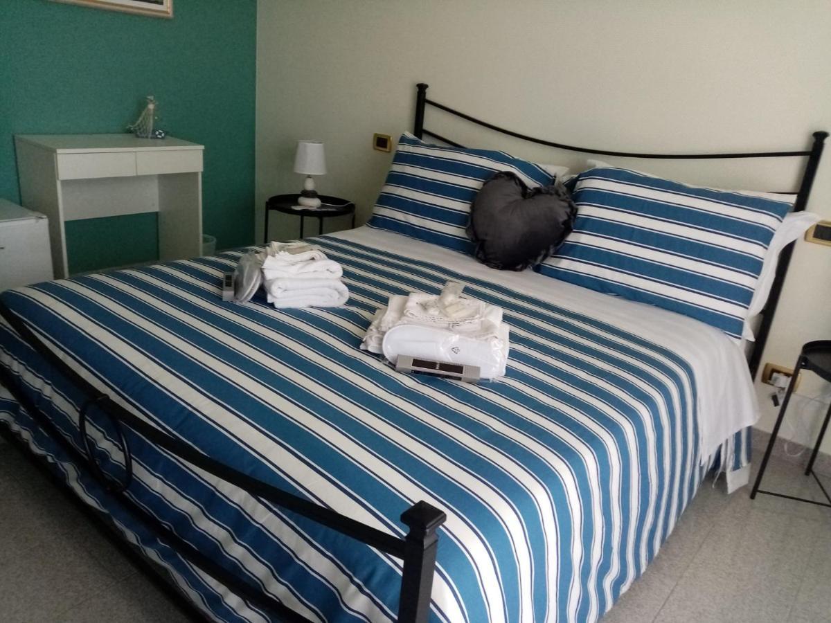 Le Stanze Di Botticelli Bed & Breakfast Termoli Bagian luar foto
