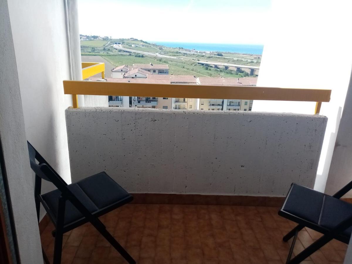 Le Stanze Di Botticelli Bed & Breakfast Termoli Bagian luar foto