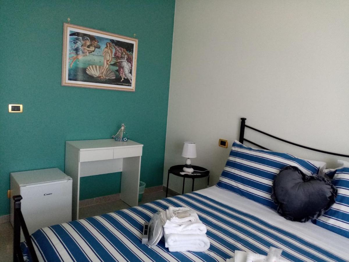 Le Stanze Di Botticelli Bed & Breakfast Termoli Bagian luar foto